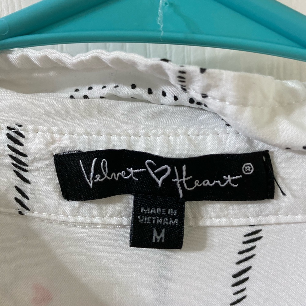 Heart button down - Picture 3 of 3
